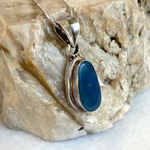Sterling Silver 925 1.19" Oval Bezel Set Blue Opal Pendant Necklace 18" Chain - Picture 15 of 16